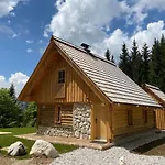 Lovely In A Mountain Wilderness Of The National Park Dağ evi