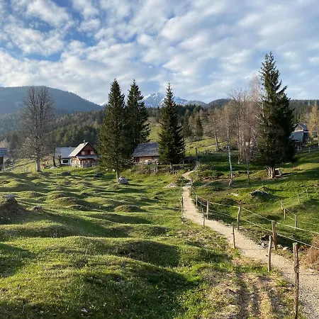 Lovely In A Mountain Wilderness Of The National Park Horská chata Srednja Vas v Bohinju